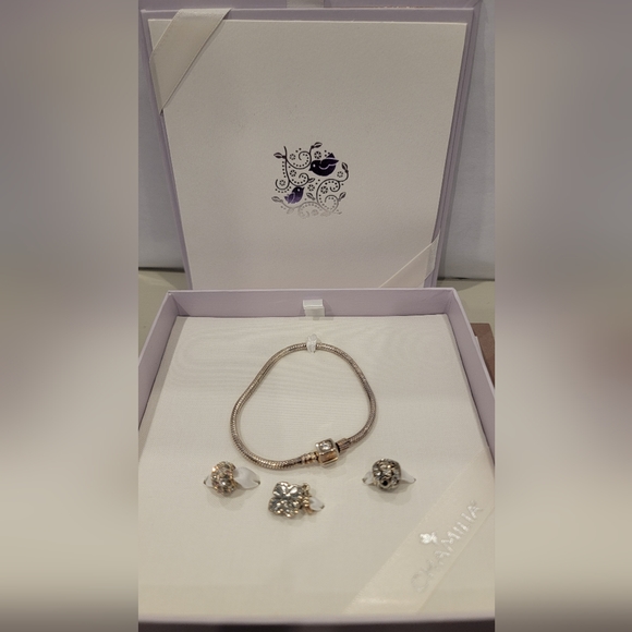 BNIB Genuine Chamila Swarovski Sterling Silver Mothers Day Charm Set - 7.5" - Picture 1 of 10